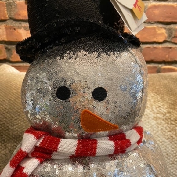 Snowman Sequin Pillow - Issac Mizrahi - Adorable - Picture 2 of 2